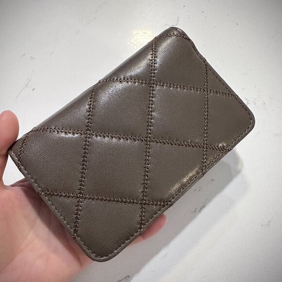 NWT! New! Tory Burch Willa Medium Wallet -Leather - Grey (Volcanic Stone) - Picture 2 of 9